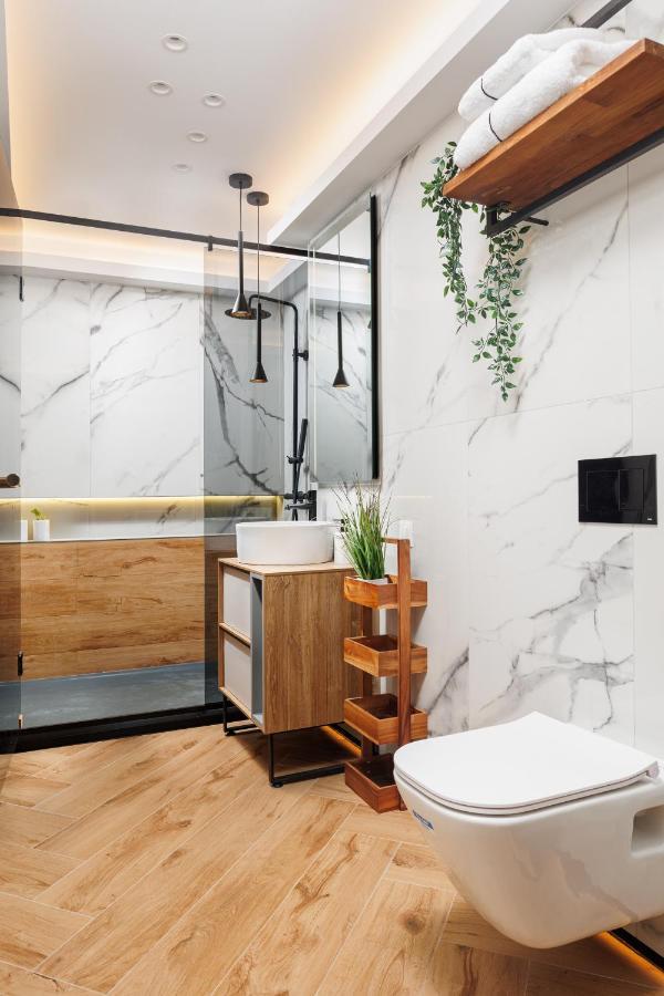 Pure Living Apartment W. Private Parking Braşov Exterior foto