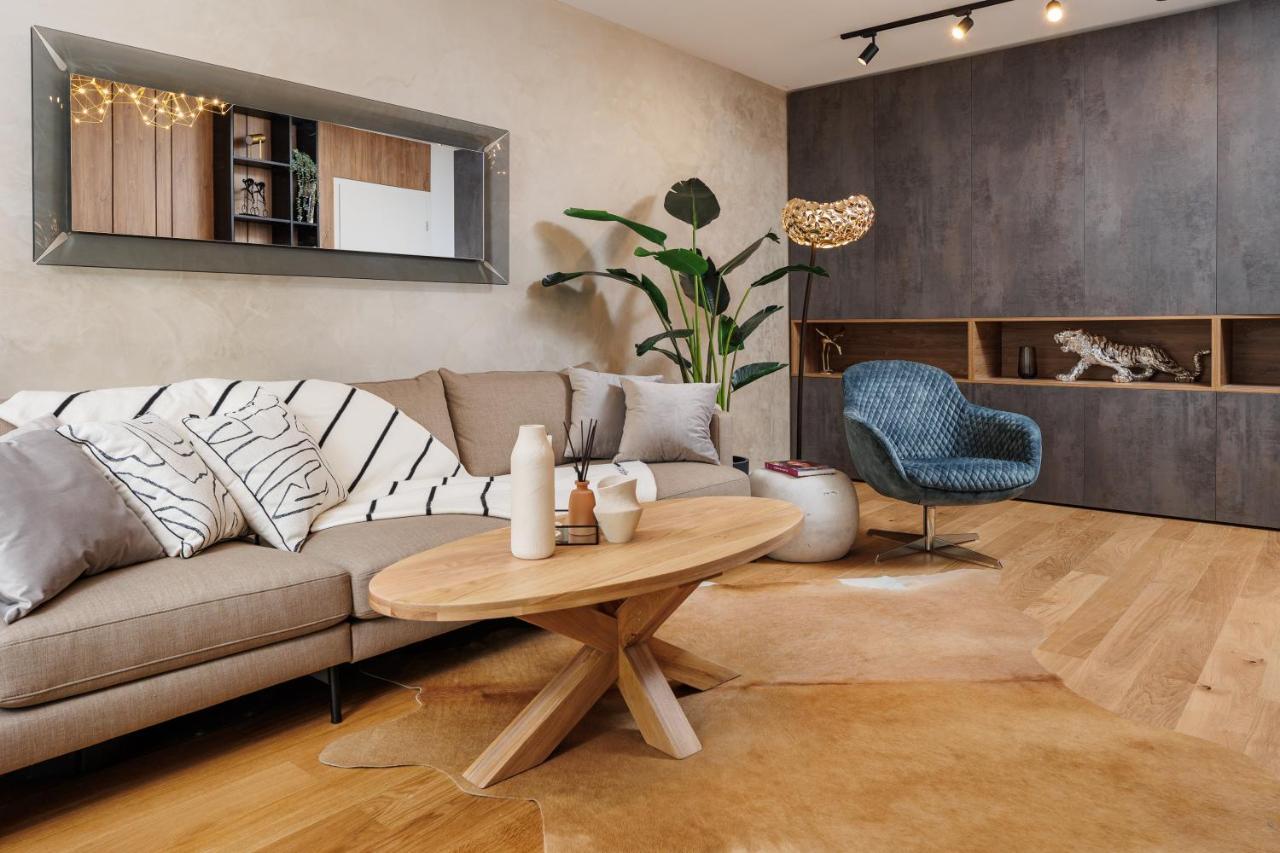 Pure Living Apartment W. Private Parking Braşov Exterior foto