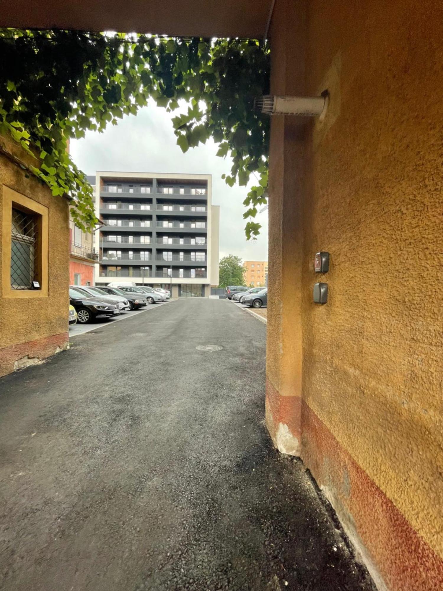 Pure Living Apartment W. Private Parking Braşov Exterior foto
